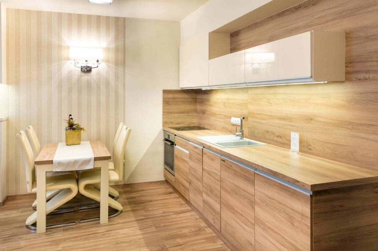 Foter Rezidencia Apartment Gyor Exterior photo