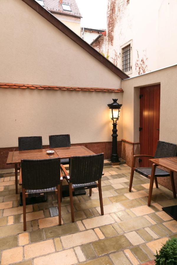 Foter Rezidencia Apartment Gyor Exterior photo